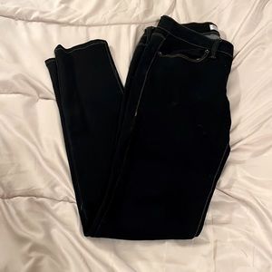 Extremely dark wash NWOT no boundaries mid rise skinny jeans